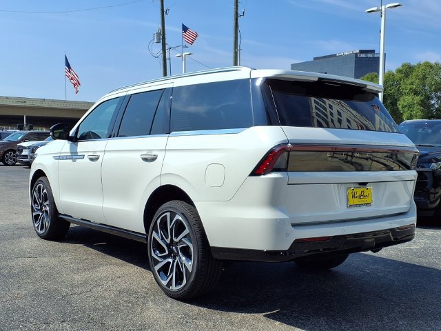 New 2027 Lincoln Navigator Reserve AWD/4WD image 6