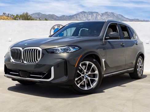 Certified 2025 BMW X5 xDrive50e w/ Executive Package AWD/4WD image 8