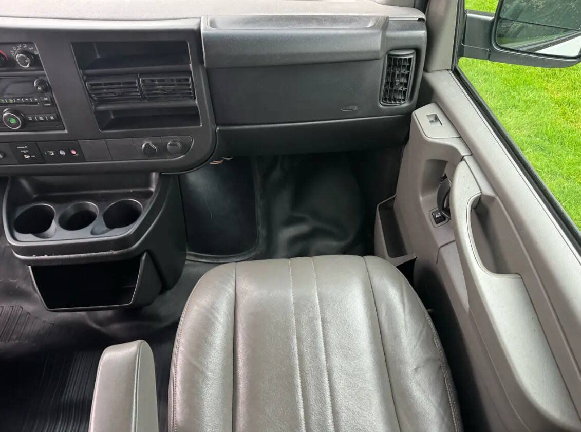 Used 2014 Chevrolet Express 2500 LS RWD image 17
