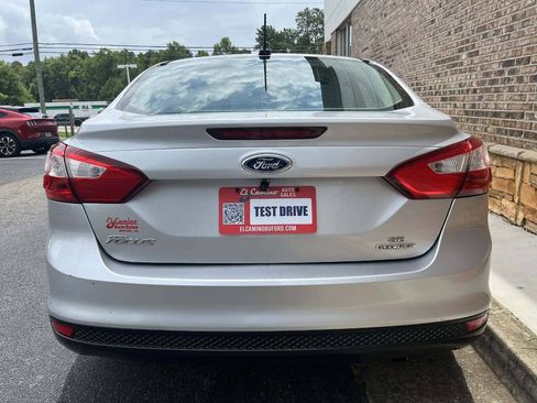 Used 2013 Ford Focus SE FWD image 4