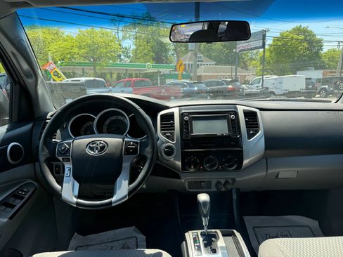 Used 2015 Toyota Tacoma 4x4 Double Cab w/ SR5 Package image 13