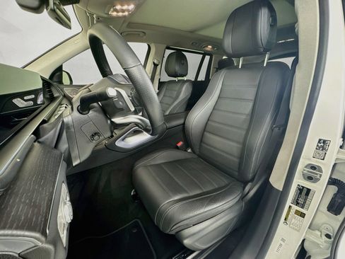 Used 2023 Mercedes-Benz GLS 580 4MATIC image 19