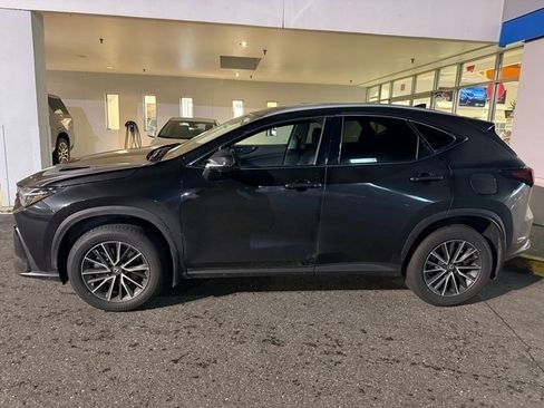 Used 2024 Lexus NX 350 AWD w/ Premium Package image 2