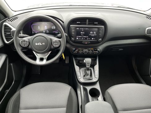 Used 2023 Kia Soul LX FWD image 7