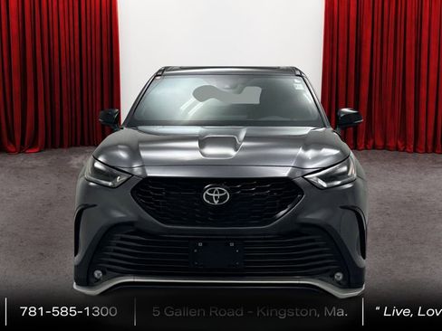 Used 2023 Toyota Highlander XSE image 2