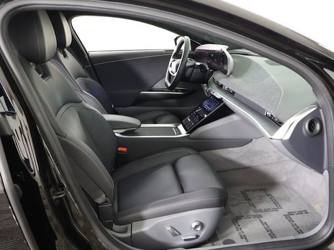 Used 2024 Lucid Air Touring AWD/4WD image 31