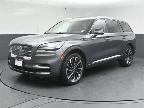 Certified 2023 Lincoln Aviator Reserve w/ Equipment Group 201A image 3