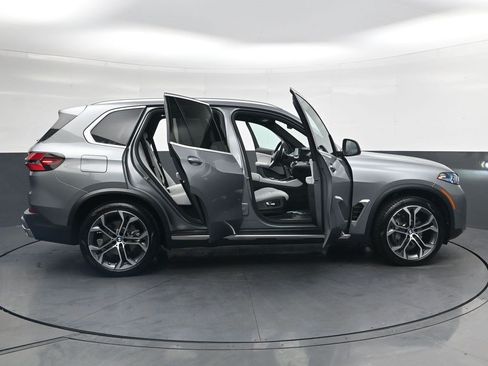 Used 2026 BMW X5 sDrive40i w/ Climate Comfort Package RWD image 36