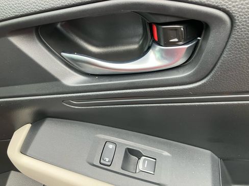 Certified 2025 Honda Accord LX image 30