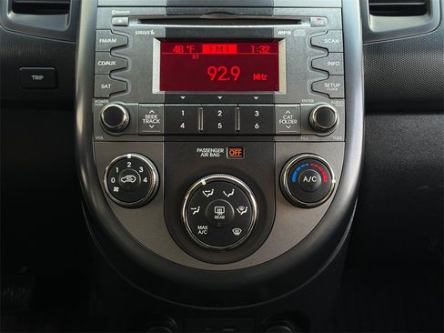 Used 2011 Kia Soul + w/ Audio Pkg image 18