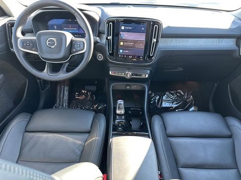 Certified 2025 Volvo XC40 B5 Plus image 15
