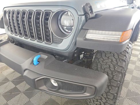 Used 2025 Jeep Wrangler Unlimited Rubicon 4xe w/ Safety Group AWD/4WD image 9