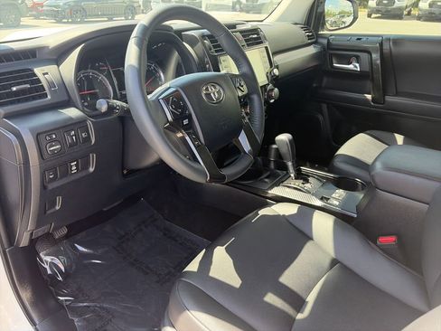 Used 2021 Toyota 4Runner Venture AWD/4WD image 11