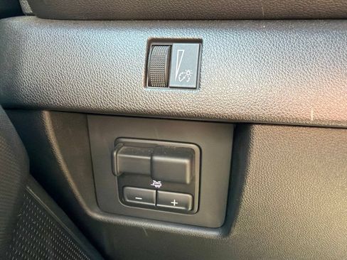 Used 2023 Chevrolet Colorado LT w/ LT Convenience Package II RWD image 13
