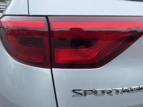 Used 2018 Kia Sportage EX FWD image 10
