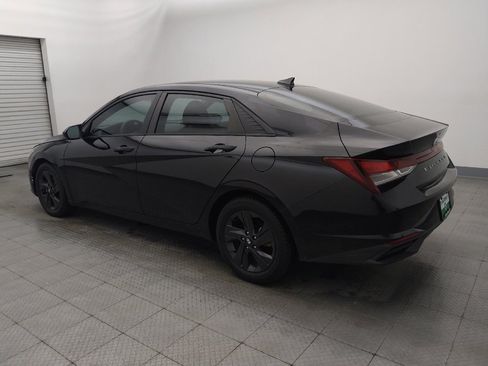 Used 2021 Hyundai Elantra SEL FWD image 3
