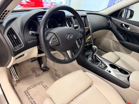 Used 2016 INFINITI Q50 Red Sport 400 RWD image 18