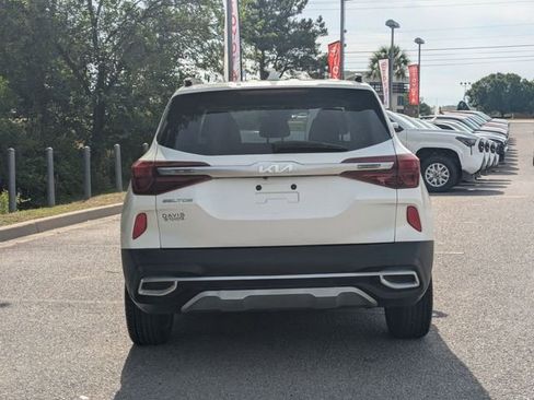 Used 2023 Kia Seltos S w/ Navigation Package FWD image 4