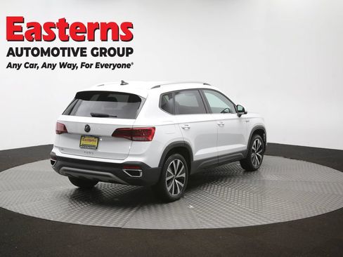 Used 2024 Volkswagen Taos SE FWD image 39
