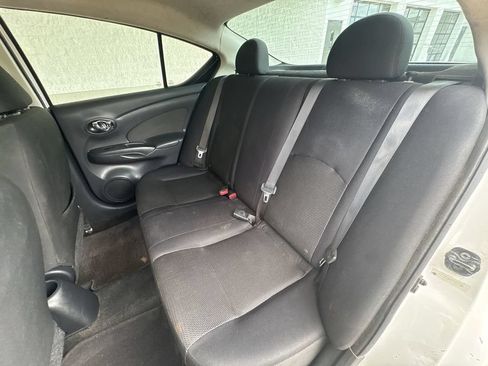 Used 2013 Nissan Versa FWD image 23