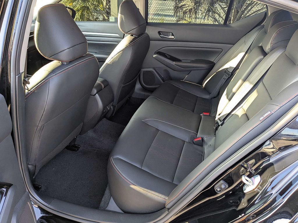 Used 2025 Nissan Altima 2.5 SR w/ SR Premium Package AWD/4WD image 13