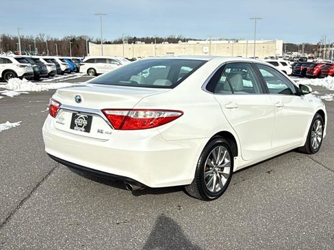 Used 2016 Toyota Camry XLE image 6
