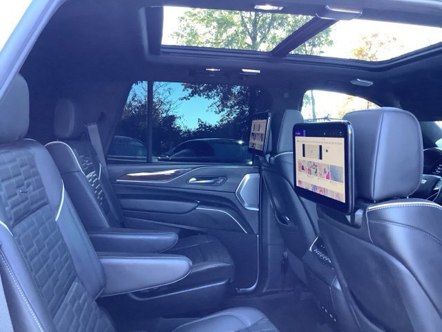 Used 2024 Cadillac Escalade Sport Platinum w/ LPO, ONYX Package AWD/4WD image 28