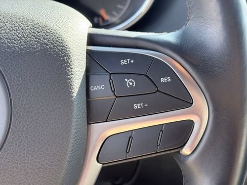Used 2022 Jeep Grand Cherokee Limited AWD/4WD image 14