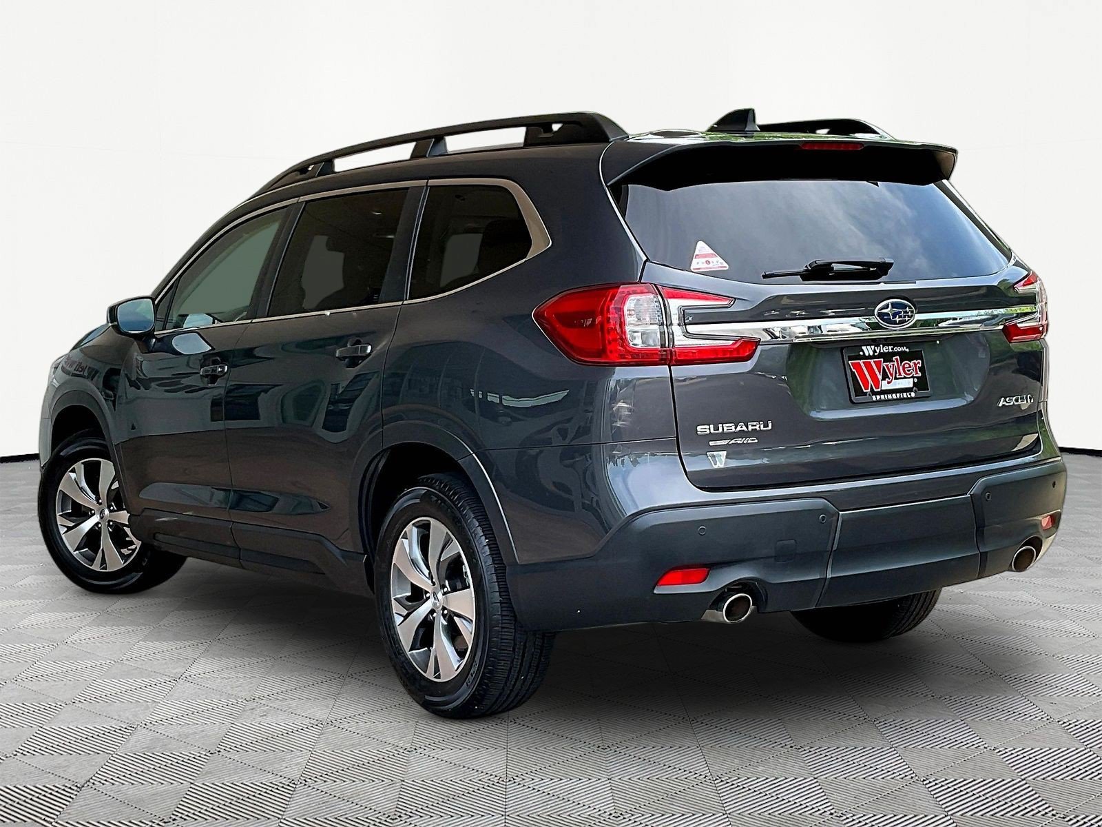 Used 2024 Subaru Ascent Premium w/ Convenience Package AWD/4WD image 4