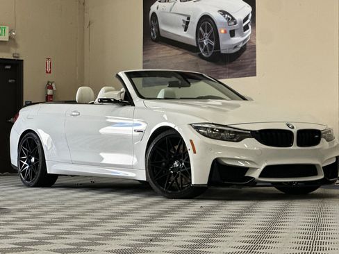 Used 2018 BMW M4 Convertible w/ Executive Package RWD image 2