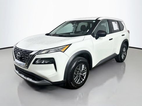 Used 2022 Nissan Rogue S AWD/4WD image 3