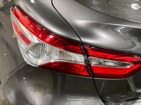 Certified 2018 Toyota Camry LE image 28