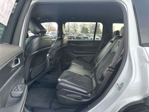 Used 2024 Jeep Grand Cherokee L Laredo image 25