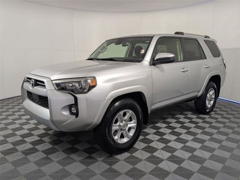 Certified 2022 Toyota 4Runner SR5 image 2
