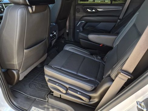 Used 2021 GMC Yukon Denali w/ Denali Premium Package AWD/4WD image 18