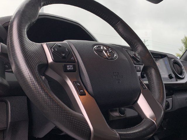 Used 2018 Toyota Tacoma Limited RWD image 19