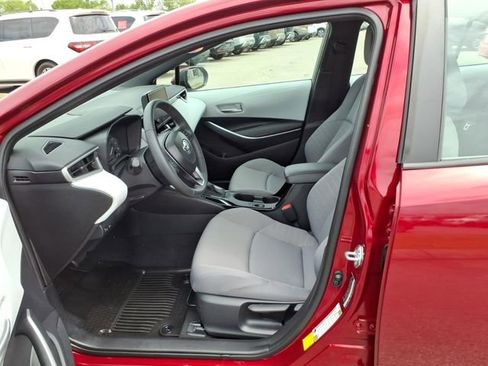 Used 2024 Toyota Corolla SE w/ SE Convenience Package FWD image 4