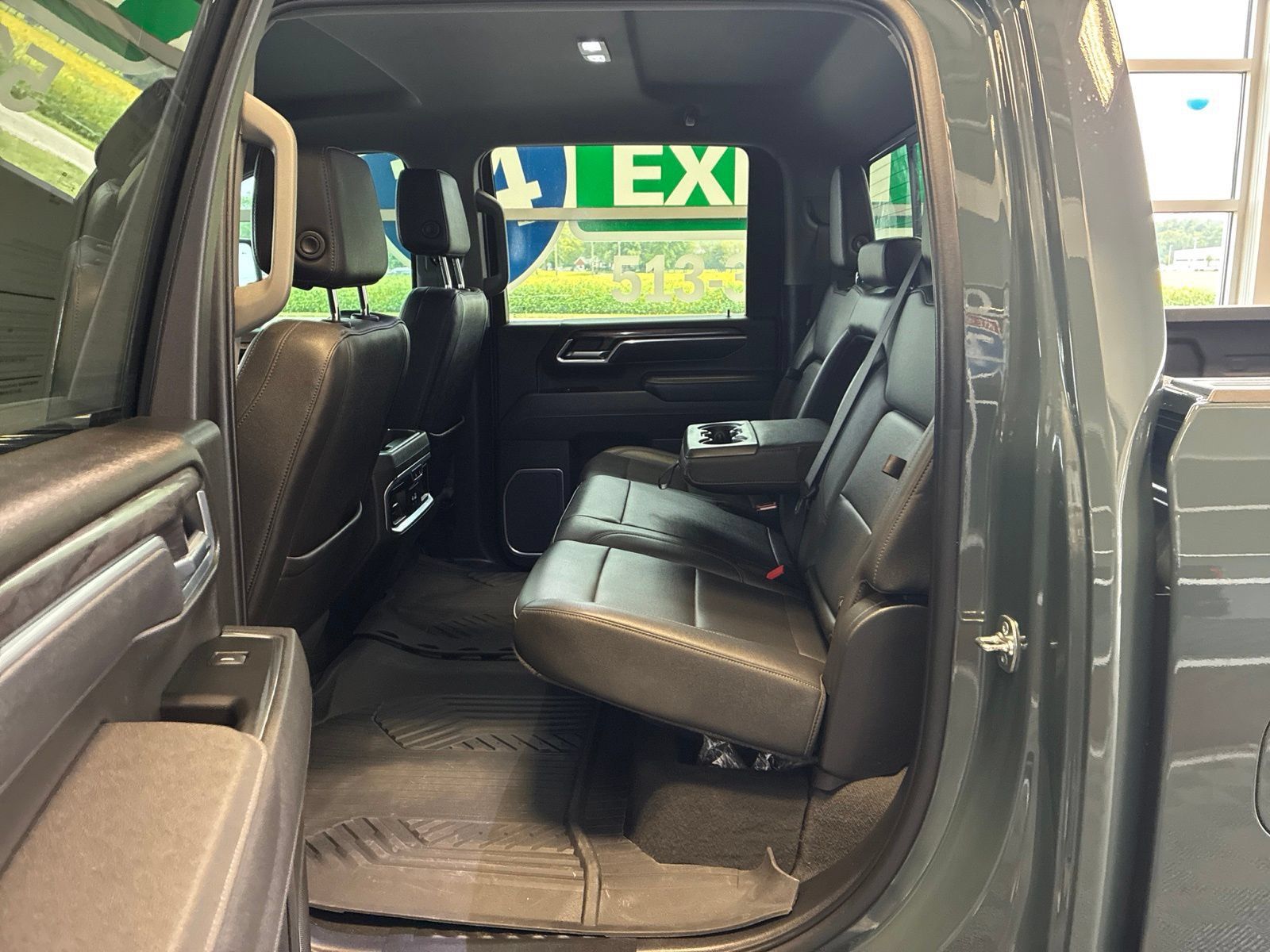 Used 2025 Chevrolet Silverado 3500 LTZ AWD/4WD image 9