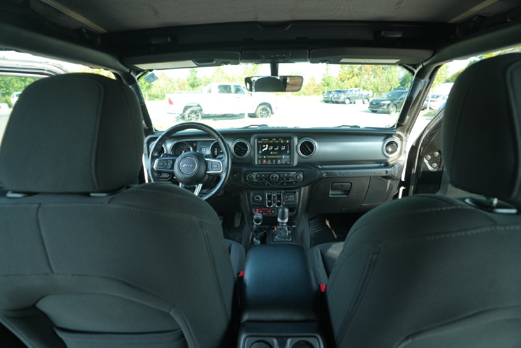 Used 2023 Jeep Wrangler Unlimited Rubicon 4xe w/ Cold Weather Group AWD/4WD image 25