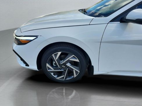 New 2026 Hyundai Elantra Limited FWD image 25
