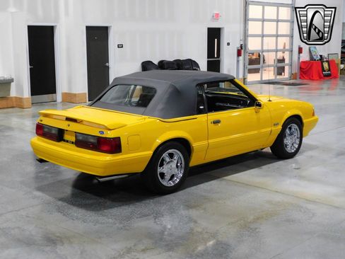Used 1993 Ford Mustang LX image 15
