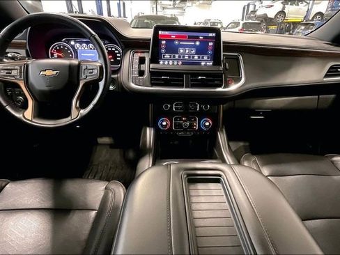 Used 2021 Chevrolet Suburban High Country w/ Premium Package AWD/4WD image 15