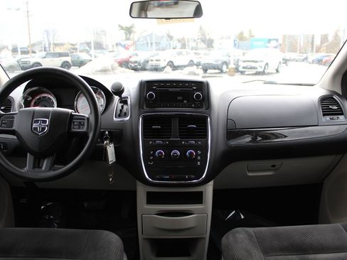 Used 2016 Dodge Grand Caravan American Value Package image 10