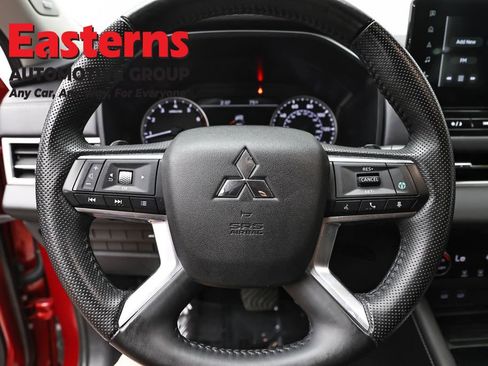 Used 2025 Mitsubishi Outlander AWD image 10