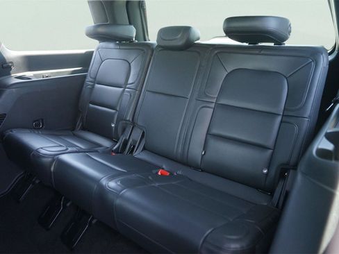Used 2023 Lincoln Navigator Reserve AWD/4WD image 15