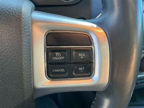 Used 2013 Dodge Challenger R/T image 28