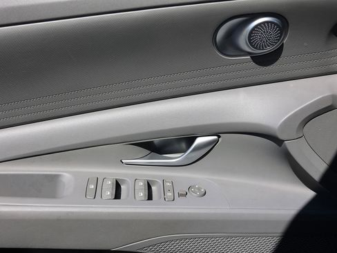 Certified 2023 Hyundai Elantra SEL FWD image 30
