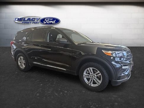 Used 2023 Ford Explorer XLT w/ Equipment Group 202A image 8