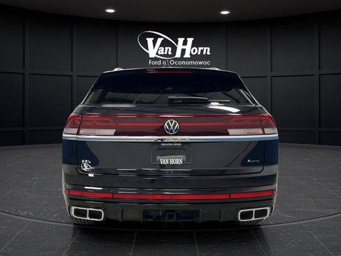 Used 2024 Volkswagen Atlas Cross Sport SEL R-Line AWD/4WD image 6