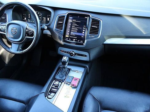 Used 2018 Volvo XC90 T5 Momentum w/ Convenience Package FWD image 21